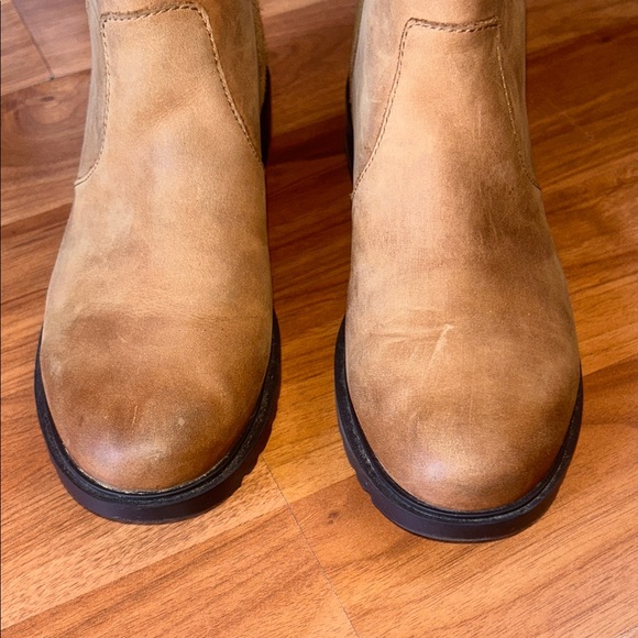 Sorel women’s Tan Ankle Boots with Black Sole - Picture 5 of 14